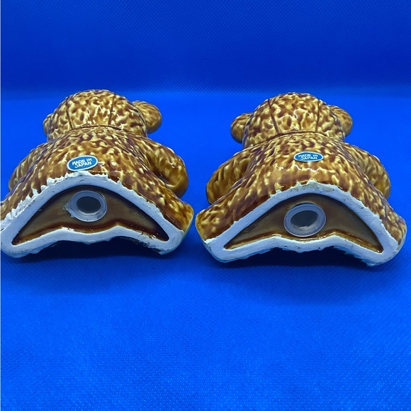 Universal Studios Bear Salt & Pepper Shakers - Picture 6 of 7